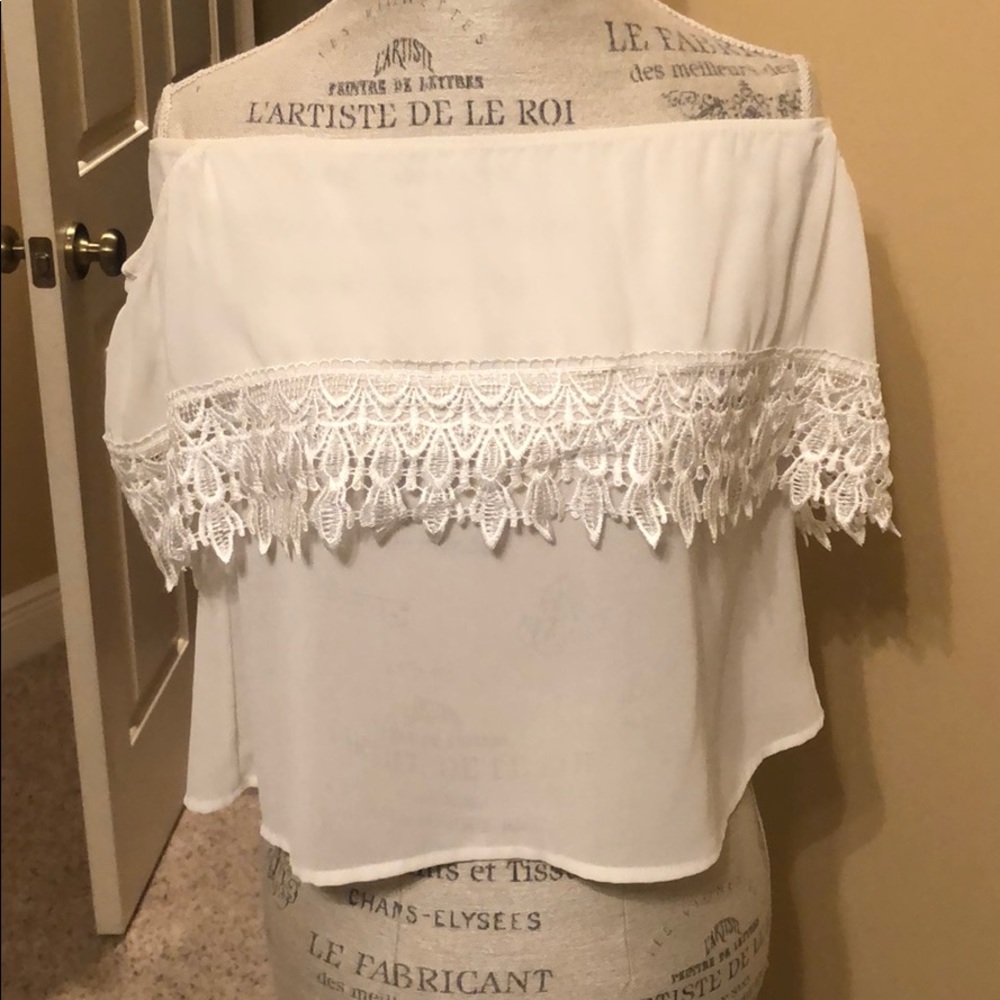 Off shoulder lace top